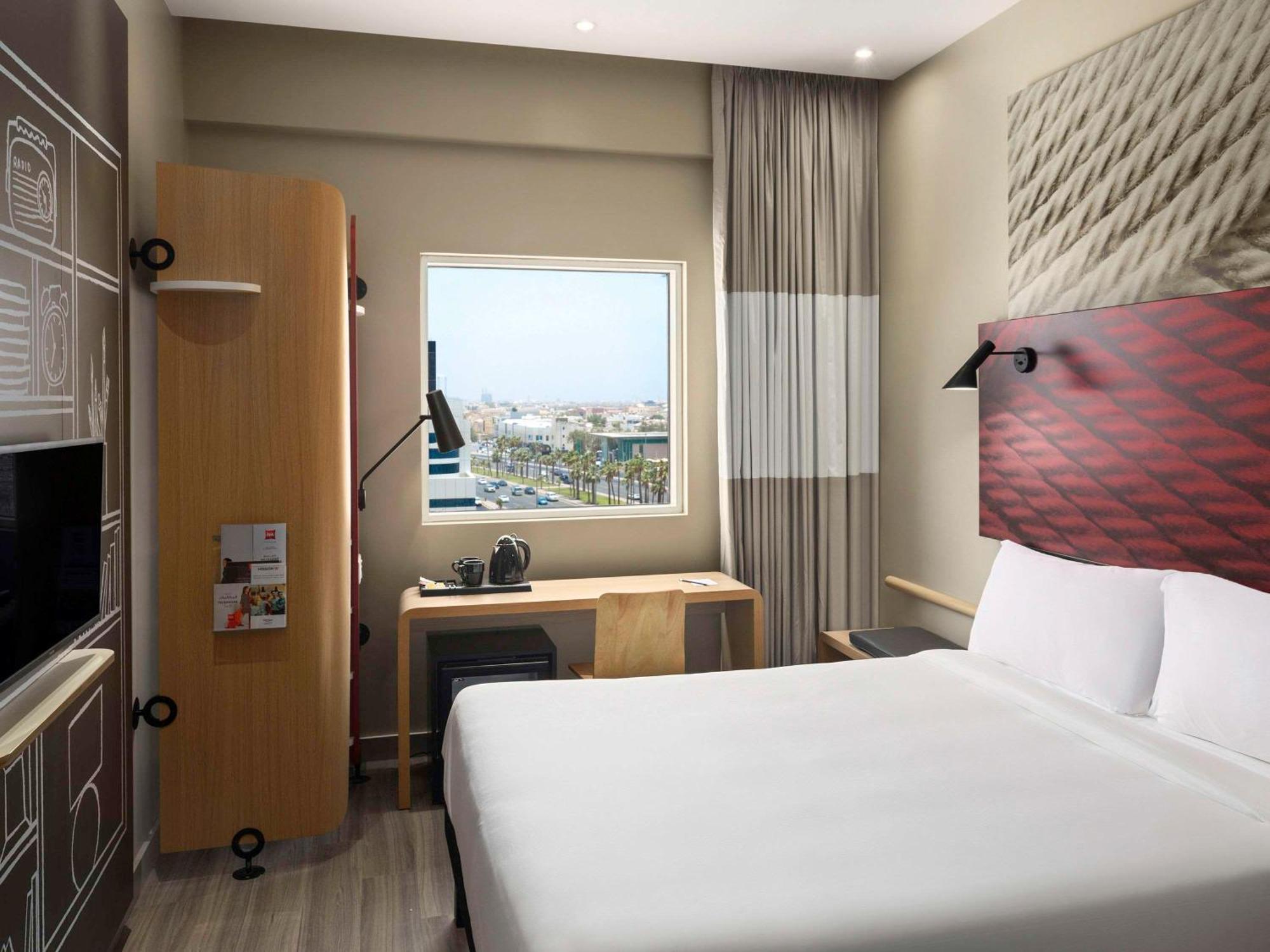 Ibis Malik Road 3*