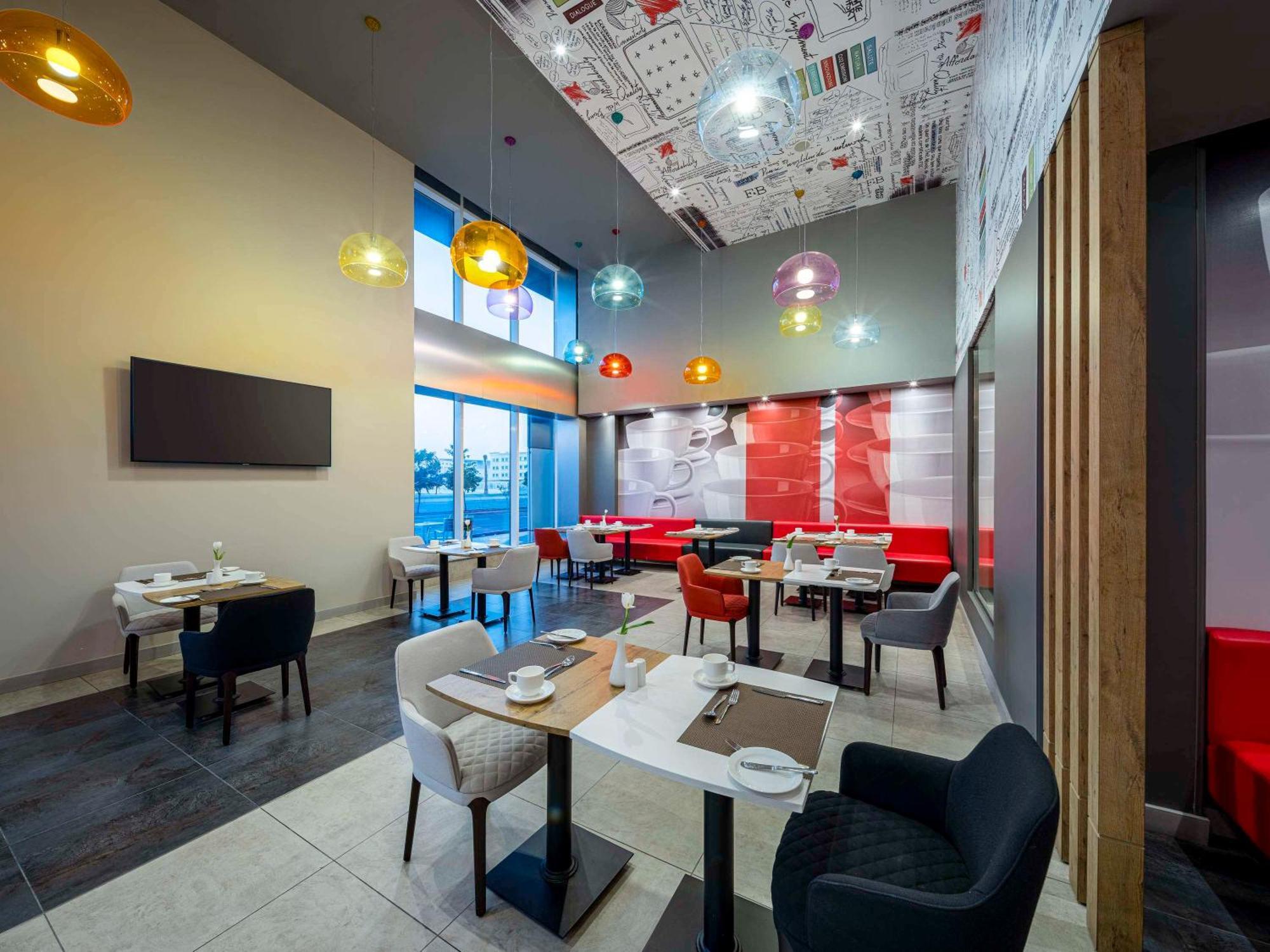 Ibis Malik Road 3*